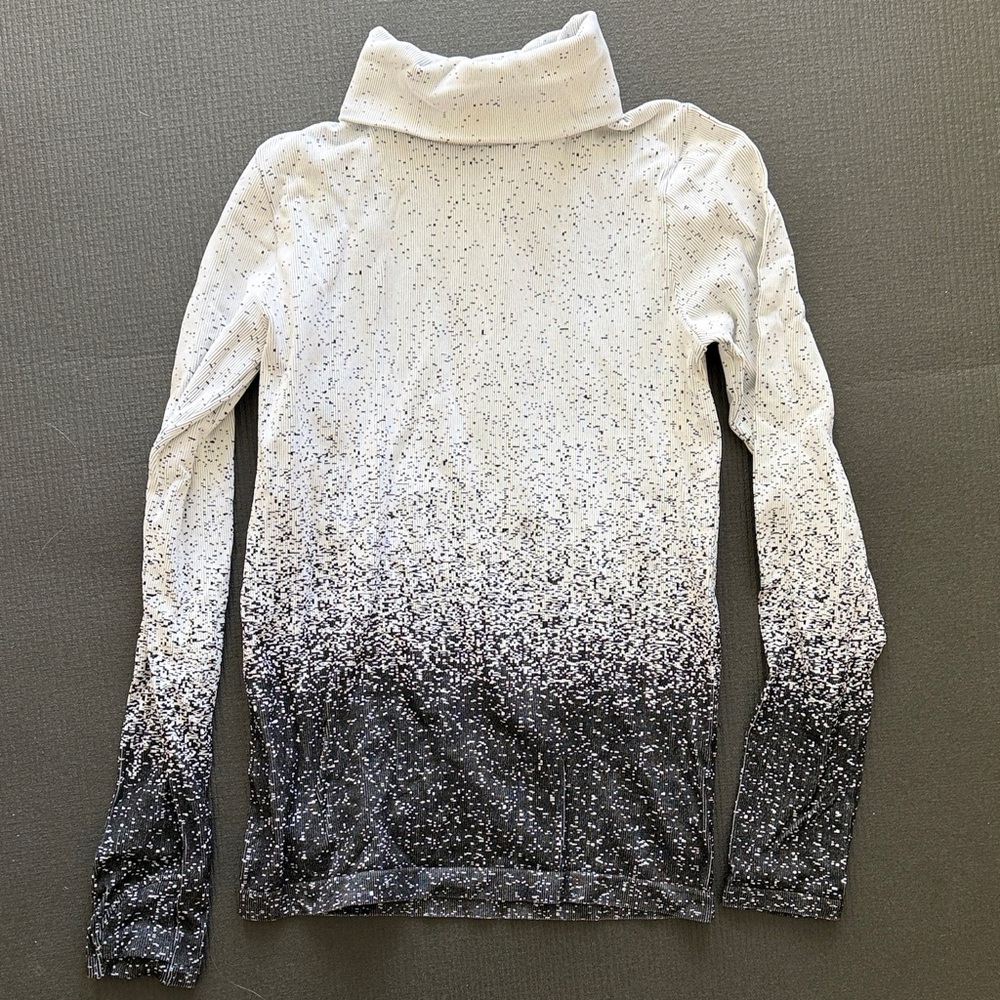Athleta Women's Black and White Turtleneck